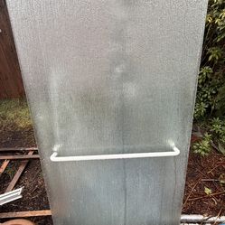 Free 5ft glass tub doors