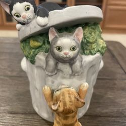 Vintage Mann Cats in Garbage Can Music Figurine