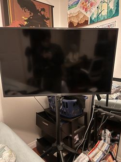 36 Inch Samsung Tv On Tripod Mount With Google Tv
