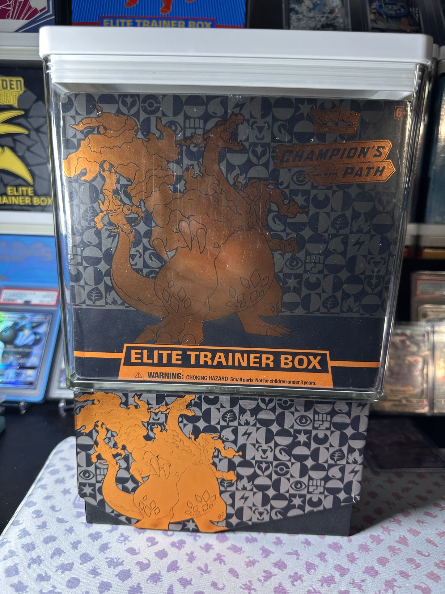 Champion's Path Elite Trainer Box - Champion's Path (CHP)