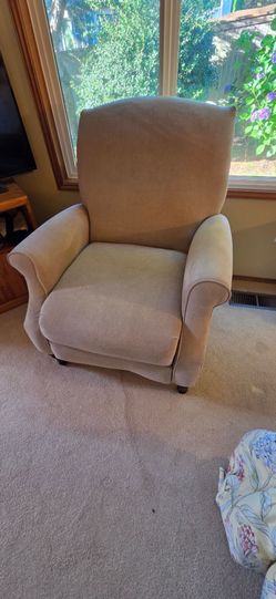 Small fabric recliner