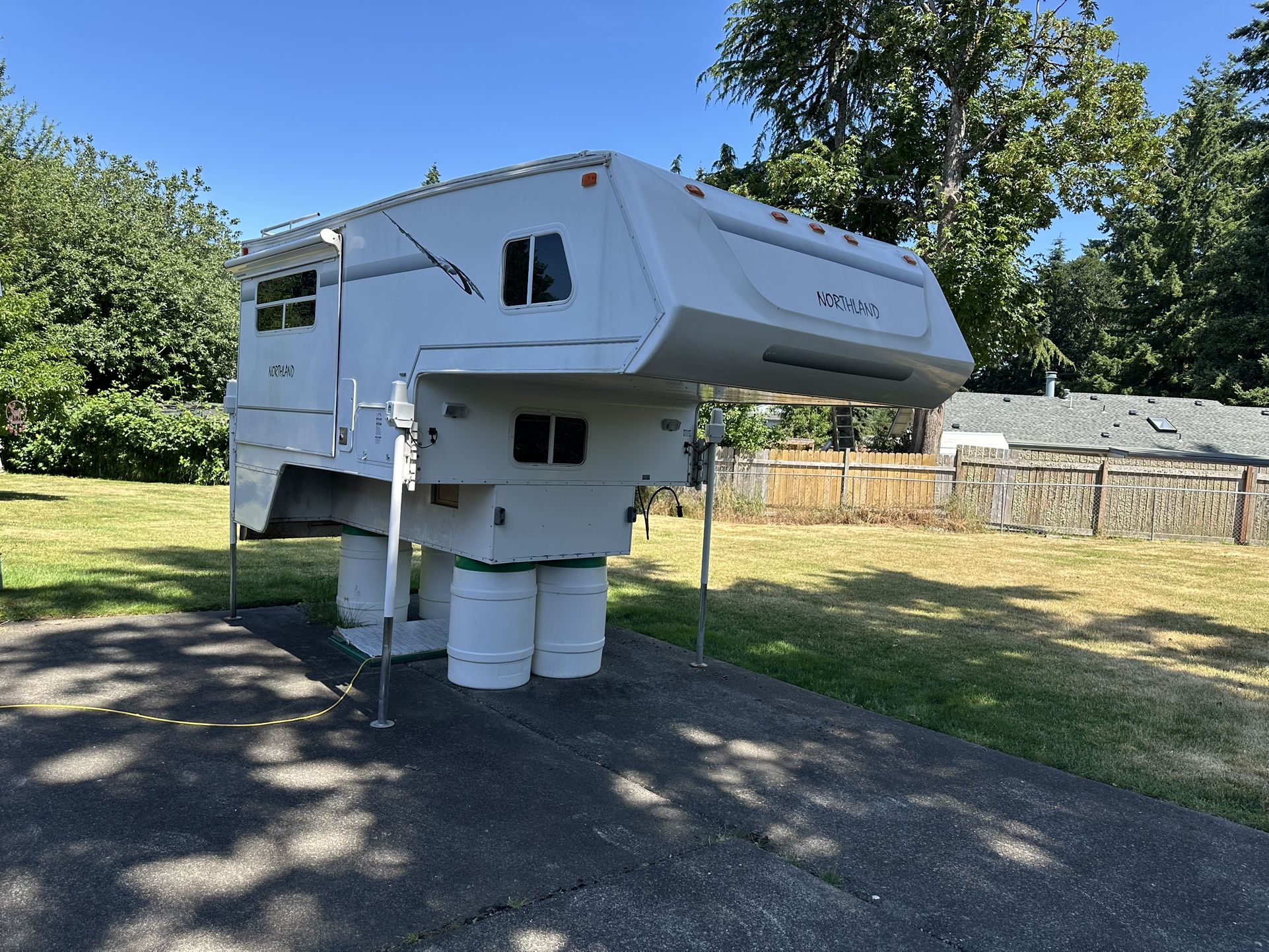 2005 Northland Polar Truck Camper