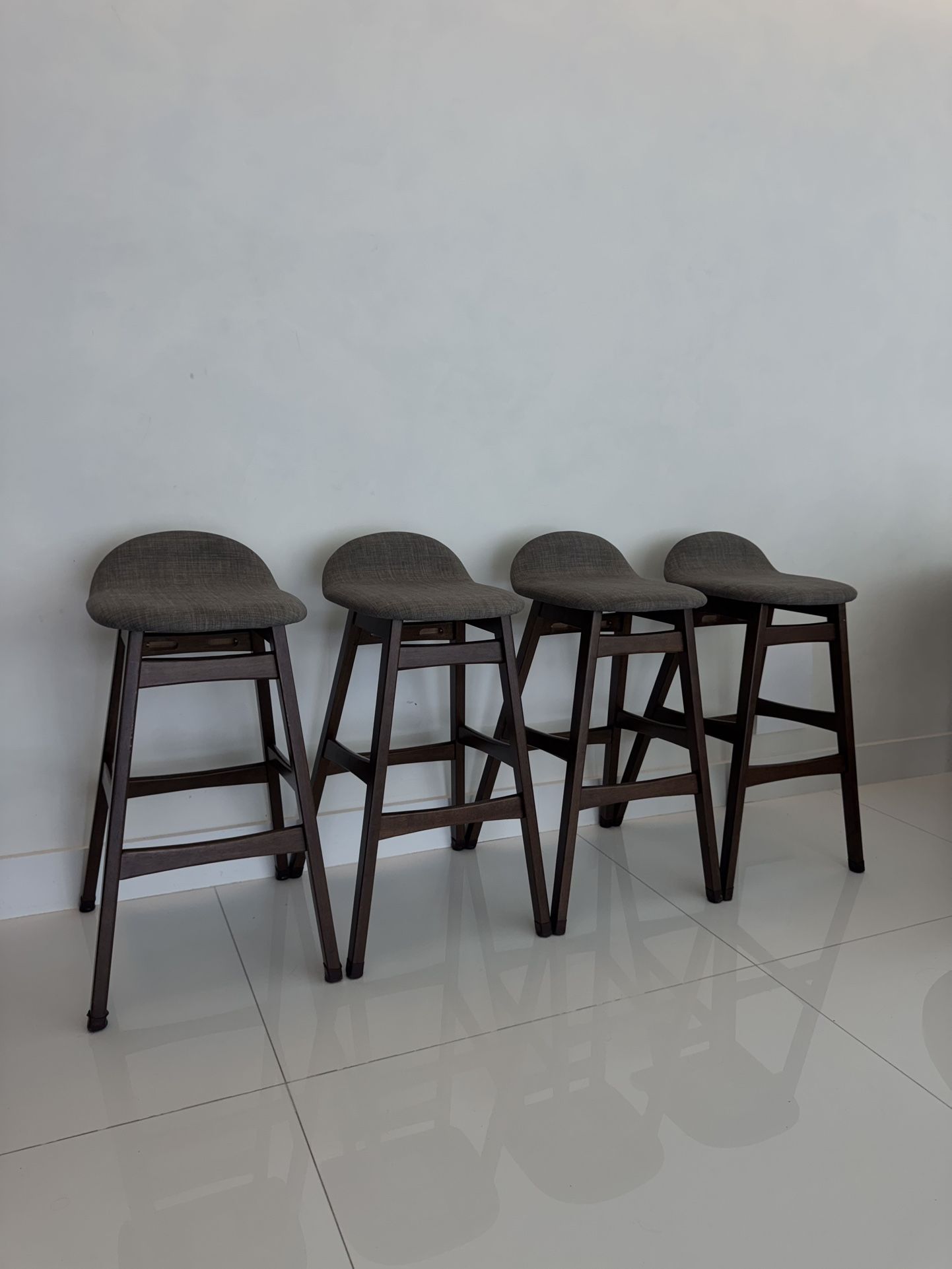 4 Linen Mid‑Century Style Bar Stools