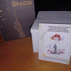 Dragon Climbing Solar Lantern New in Box
Cute dragon climbing solar lantern. New in box