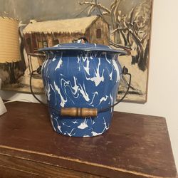 Early Graniteware Antique Chamber Pot MINT Condition
