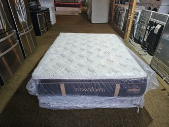 Novafoam Queen Mattress 