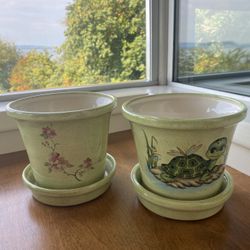 Two  Charming Vintage Ceramic Plant Pots With Saucer Excellent Condition. 