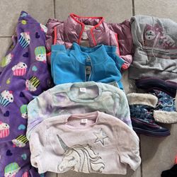 Used Snow Boots/crewneck/sweater/robe