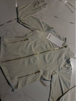 Lululemon define cropped Jacket (NOT AUTHENTIC)