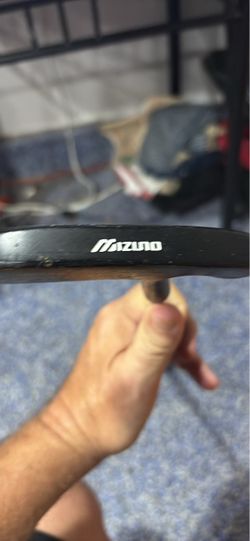 35 inch Mizuno, famous grouse, scotch, whiskey, Mint Condition putter golf club