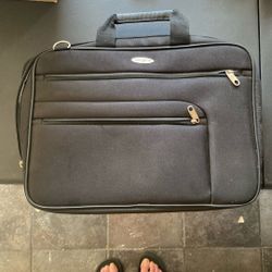 SAMSONITE BUSINESS CLASSIC 17" Laptop Briefcase