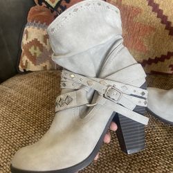 Grey Booties With Heel. Size 7M. 