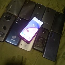 11 Phones ....10 Locked......1 Unlocked Samsung A03