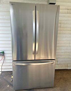 LG 27cu ft Smart Counter-Depth French Door Refrigerator Model LRFLC2706S/01