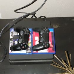 Ps4 With 2 Controller And Fifa 20 And 21
