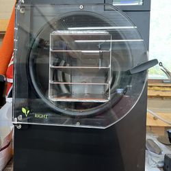 Harvest Right Home Freeze Dryer + Accessories