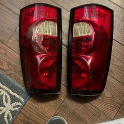 Chevy Silverado 2006 Tail light
