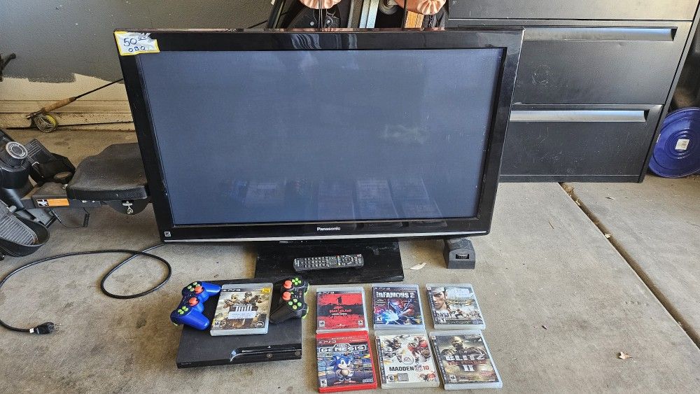 42 "TV & PS3 W/ 7 Games, 2 Controllers. 