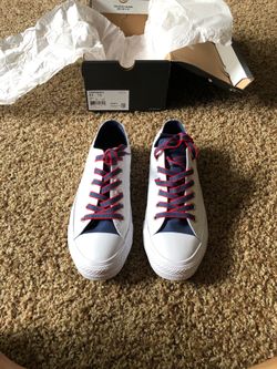 Converse size 5.5 mens/7.5 women brandnew