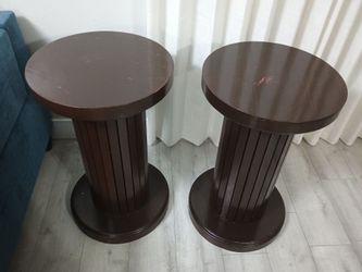 Beautiful Dark Wood Round Pedestal. Side Table