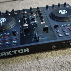 Native Traktor Kontrol S2 || Dj Digital Turntable