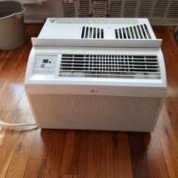 First come first pick up.
Ready to be picked up.
Window AC unit.
 LG 250 Sq foot 6000 BTU working like New with remote control.
Super compact to save 