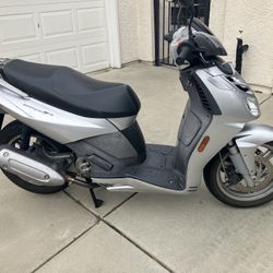 2009 Aprilla Sportcity Cube 250