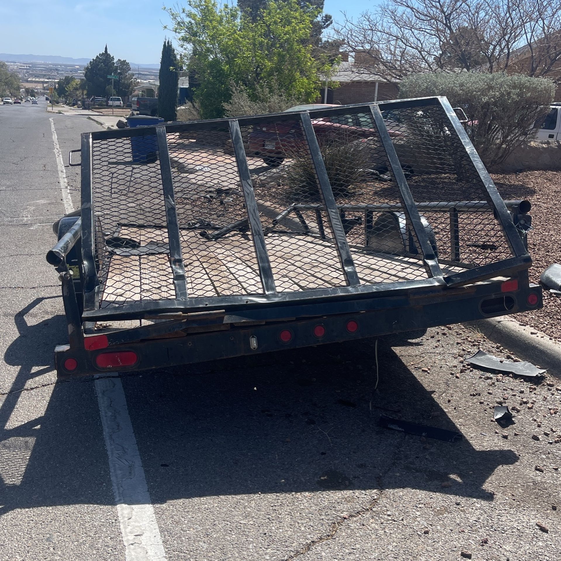 Wrecked Trailer With Title And Plate