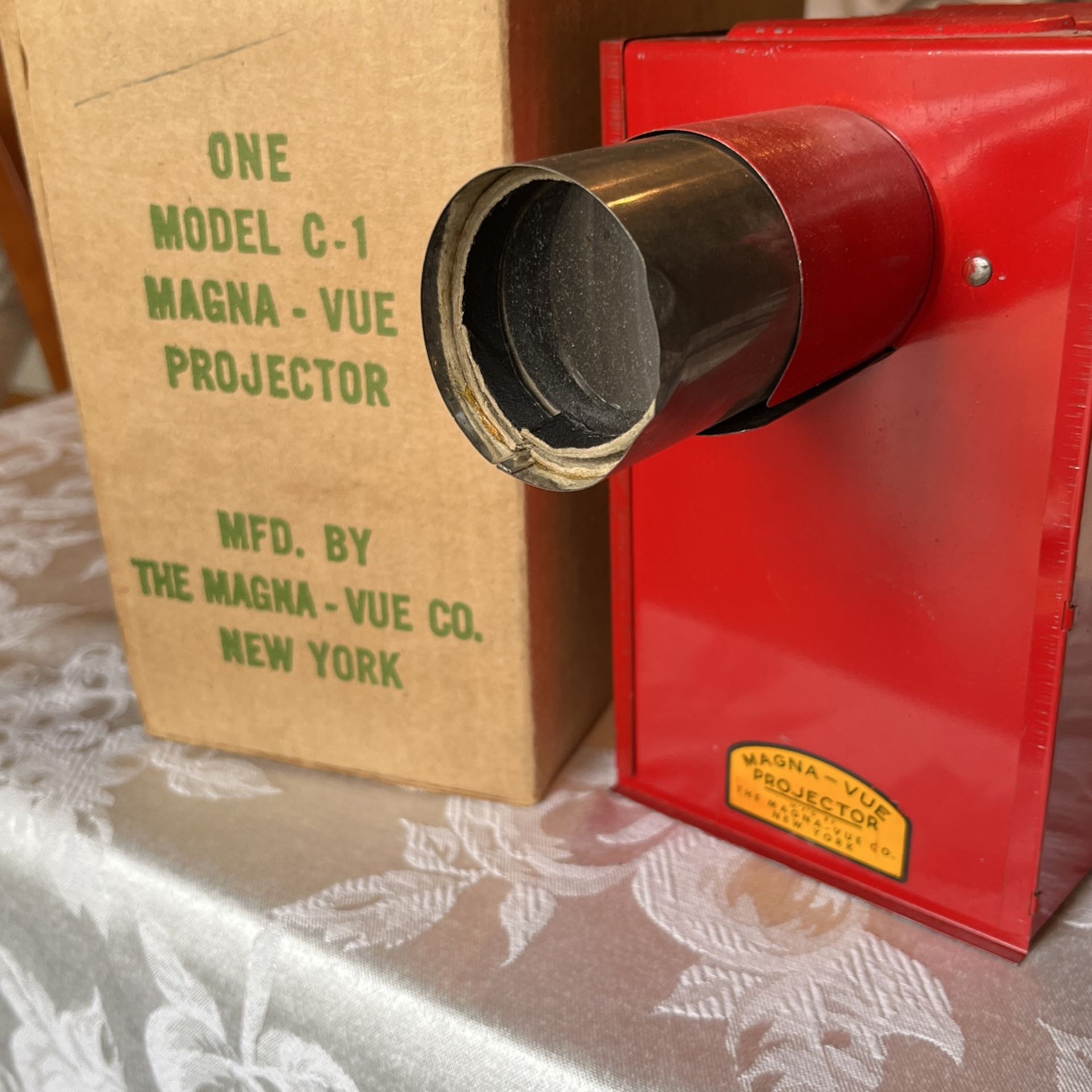 Antique Magna -Vue Projector