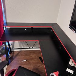 Gaming Table And Chair 