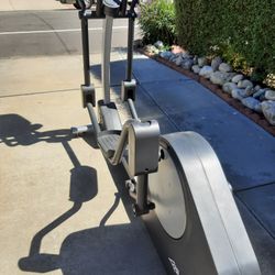 Life Fitness Elliptical X3