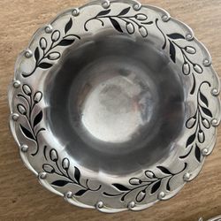 Come On ……What Are You Waiting For ?? Moving Soon !! Lenox Salad Bowl Beautiful For Entertaining 