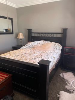 Black 4- Piece Bedroom Set