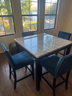 A full set Dinning Table