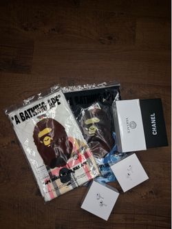 Brand new bape’s, stussy’s, sp5der, glasses, AirPods. Beginner reseller and over 15+ sold items, good quality.