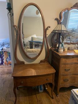 Antique vanity with mirror