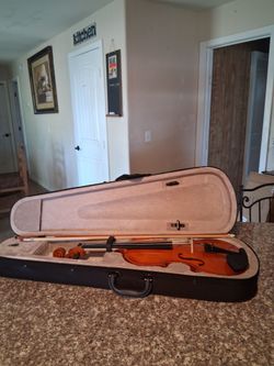 Violin 4/4 for student like new