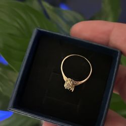 10k Gold Diamond Ring 