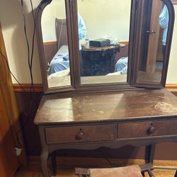 Antique Makeup Vanity With Stool