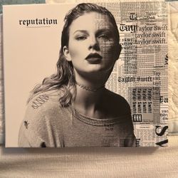 Taylor Swift, “Reputation”… Poster Included