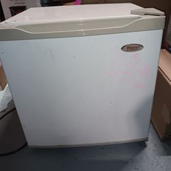 Mini Mini Fridge 