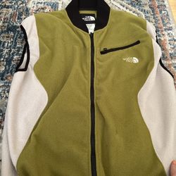 Large Mens Northface Vest