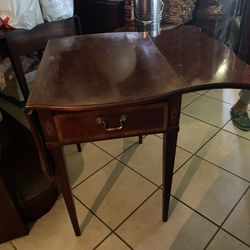 Thomasville Cherry Drop Leaf Table