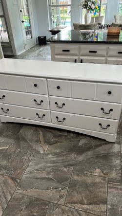 Dresser -6 drawers