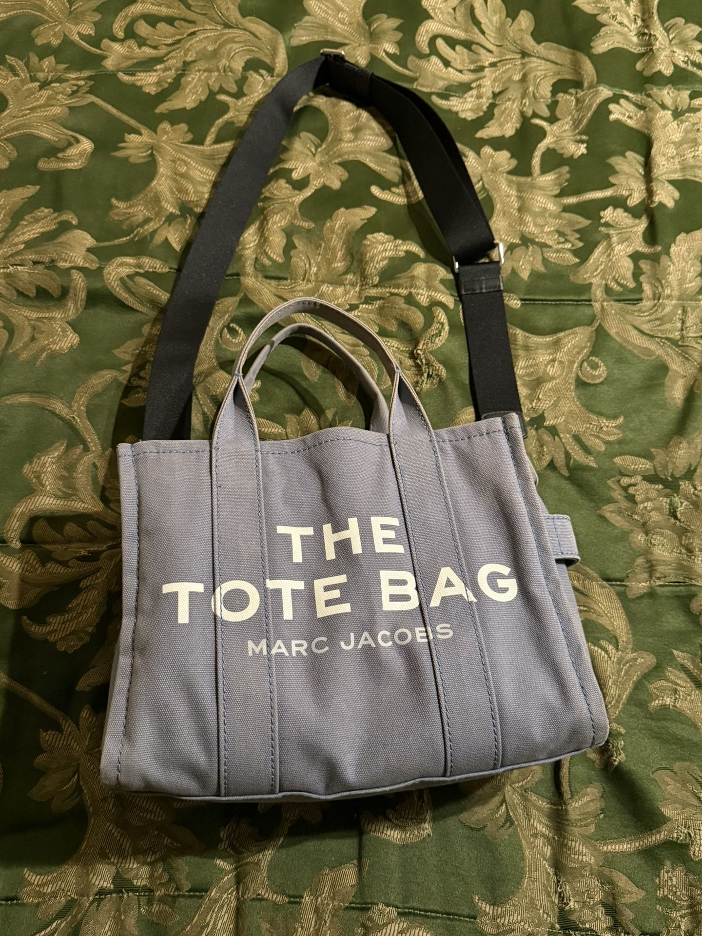 THE MEDIUM TOTE BAG COLOR/SIZE: BLUE SHADOW