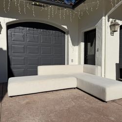 Rove Concepts Arya Sleeper Sectional – Like New!