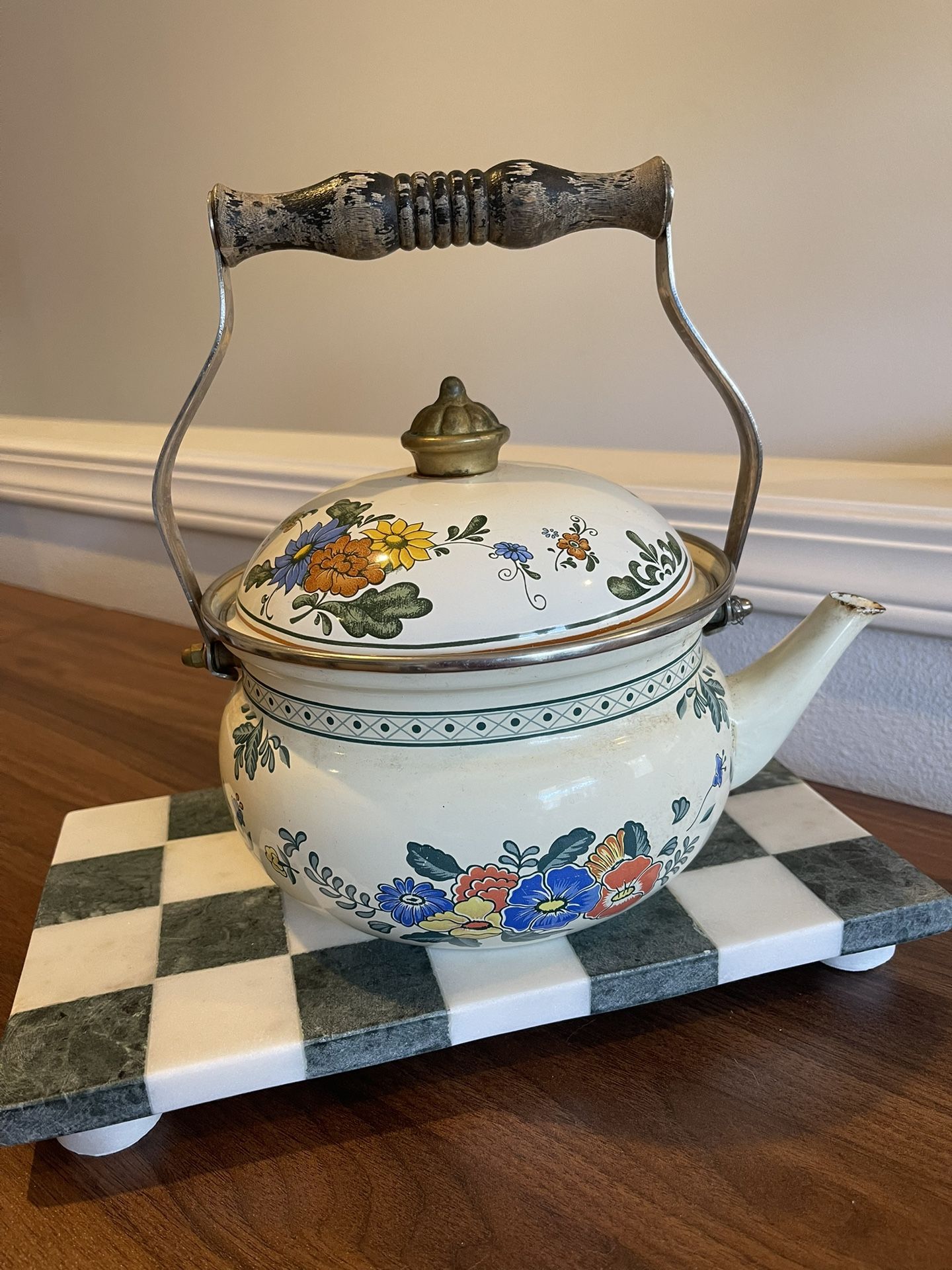 Kamenstein 1980s Vintage Floral Enamel Teapot Kettle – Rustic Farmhouse Decor