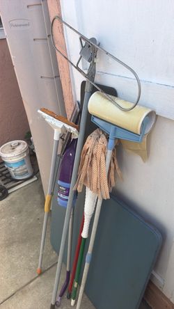 Swiffer WetJet Mop and Cleaning Tools Lot