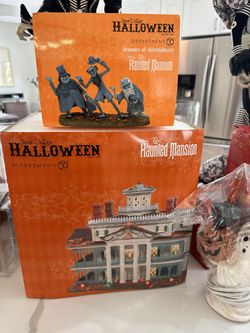 Department 56 Halloween Disney Haunted Mansion Light Up Figurine Decoration Plus Accessory