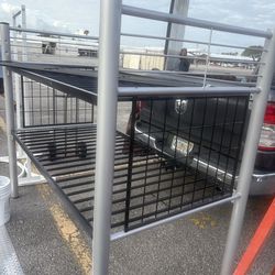 Strong bunk bed twin nice condition . Delivery available in Broward